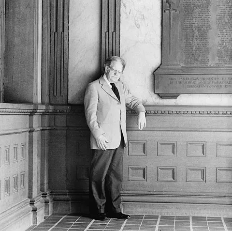 洋書 Northrop Frye on Literature and Society Northrop Frye on Literature and Society, 1936-89 - University of