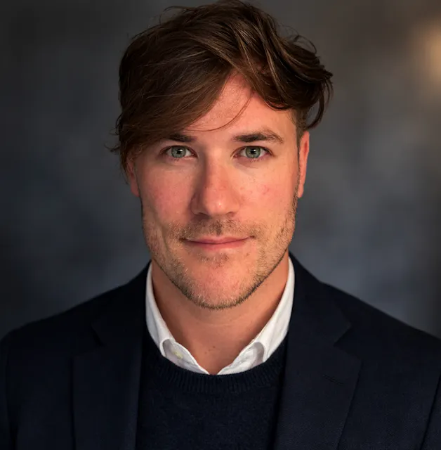Stuart J. Turnbull-Dugarte